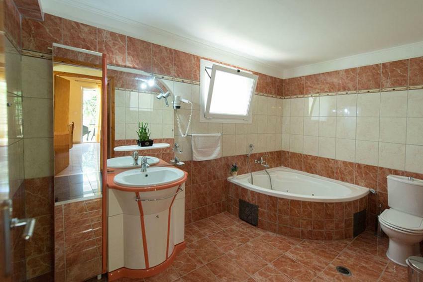 Ilios Hotel & Villas Geni  Bagian luar foto